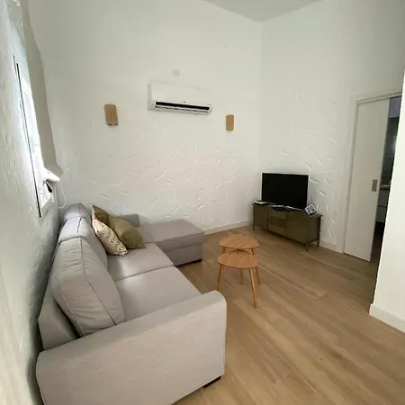 Renovated Private Appartement *