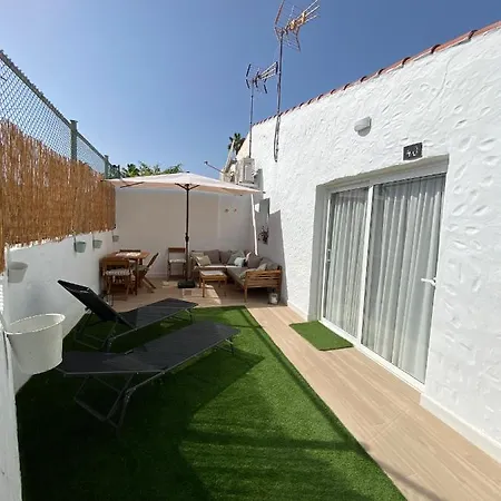 Renovated Private Apartment *