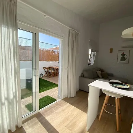 Renovated Private Apartment