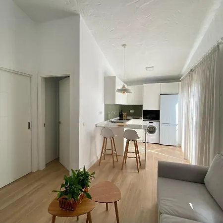 Renovated Private Apartment *